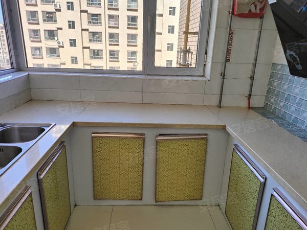 武威凉州丽达百货融城华府出租,南北通透,家具齐全,随时入住出租房源