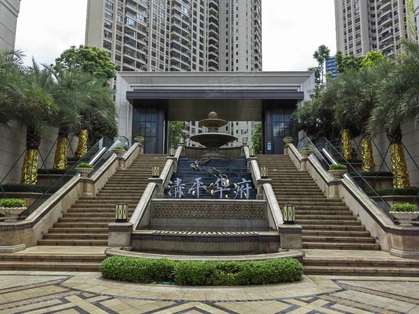 深圳宝安后亭清平华府高端小区住宅,地铁口物业交通方便,欢迎预约随时