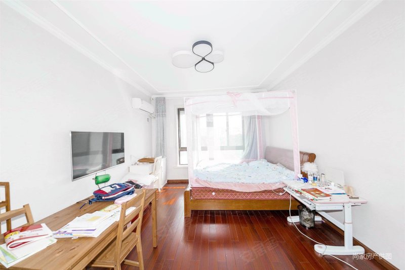 蠡湖畔!一线湖景房!西上海华府天地!精装三房!采光好!急售