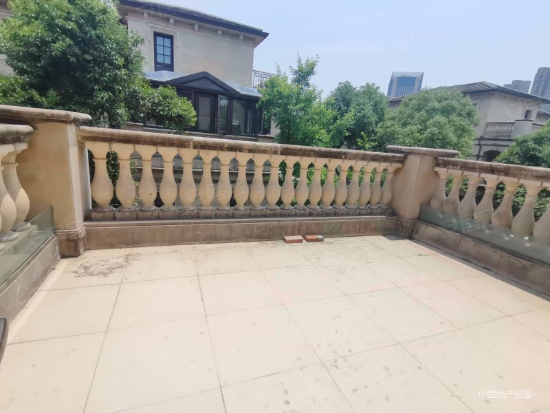 绿地乔治庄园别墅