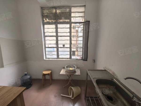 深圳福田上步南园新村近科学馆,3房出租可住家员工宿舍,2个卫生间出租