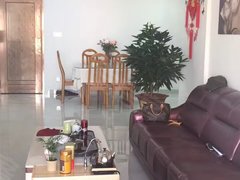 汕尾汕尾城区香洲林埠市场附近电梯房,2房2厅,实租1800元,拎包入住,精装出租房源真实图片