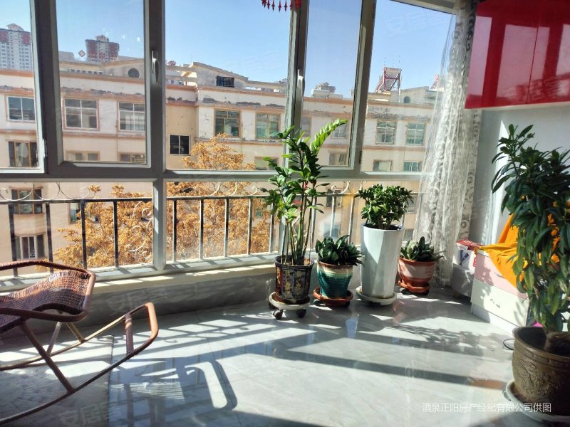 世博花园140平四室两厅两卫带30平阁楼568万可优可按揭