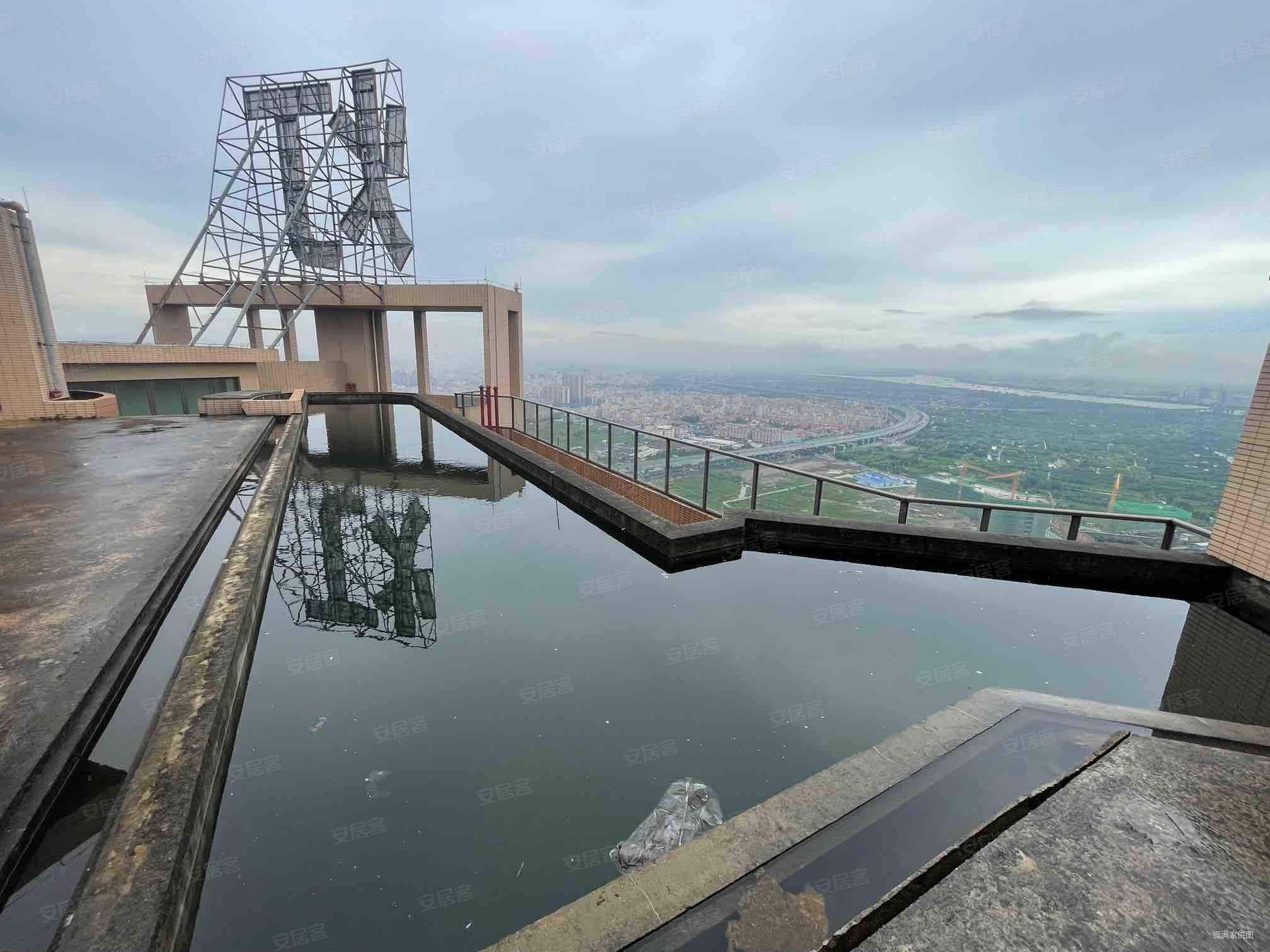 利和复式豪宅出售,自带大泳池,俯瞰西江和整个古镇,层高6米,幸福华庭