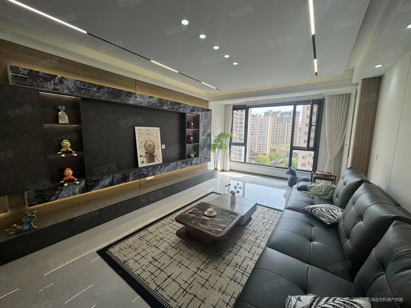 维多利亚夏郡3室2厅2卫137.1㎡南北105.8万