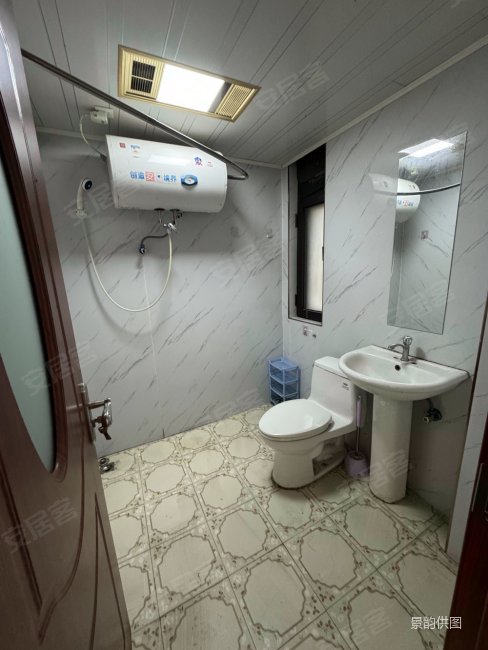 临湖镇 南北通透 商品住宅 次新房 带电梯 满五   双卫