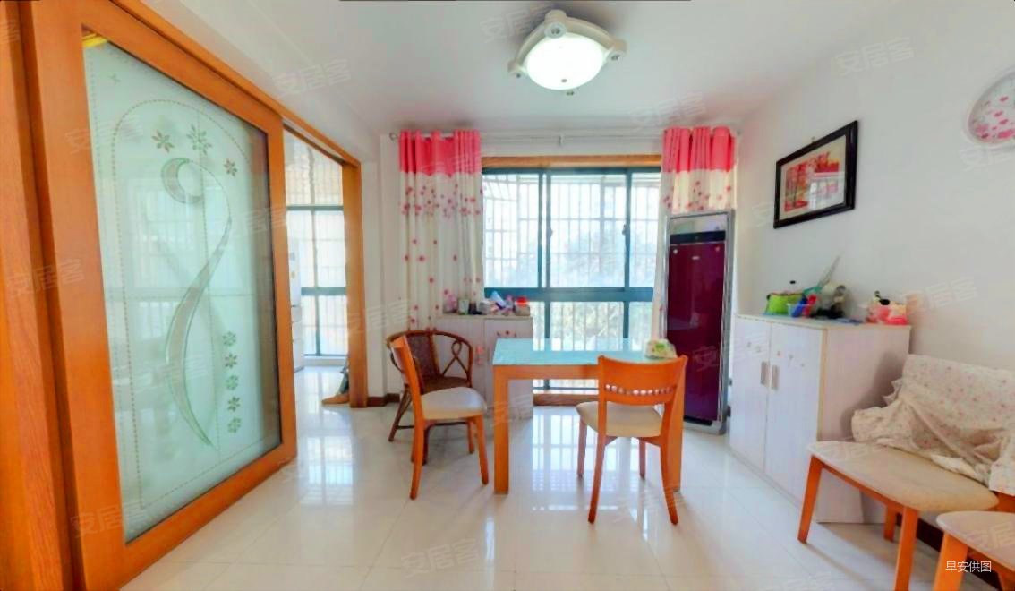 110多米急售~麒麟门华汇康城130平精装大三房!