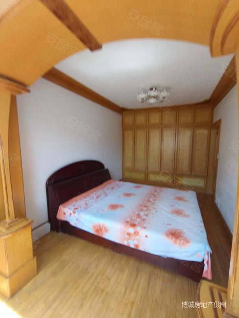 急售工人新春三楼64平 有厦子 近  市场 各大超市银行