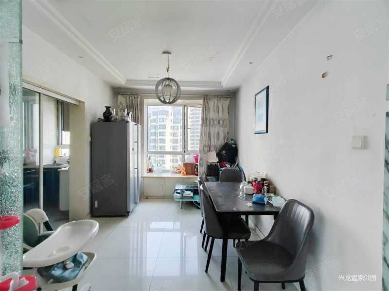 碧海云天 中间层 156平精装三室  带车位 老本150万