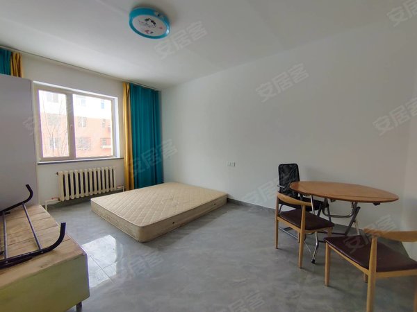 包头青山二机一中富强路一号街坊富强路一号街坊 二楼 精装出租房源真实图片