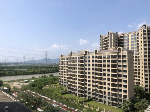 珠海香洲南屏碧桂园华发香洲府碧桂园华发香洲府 4室2厅2卫  电梯房