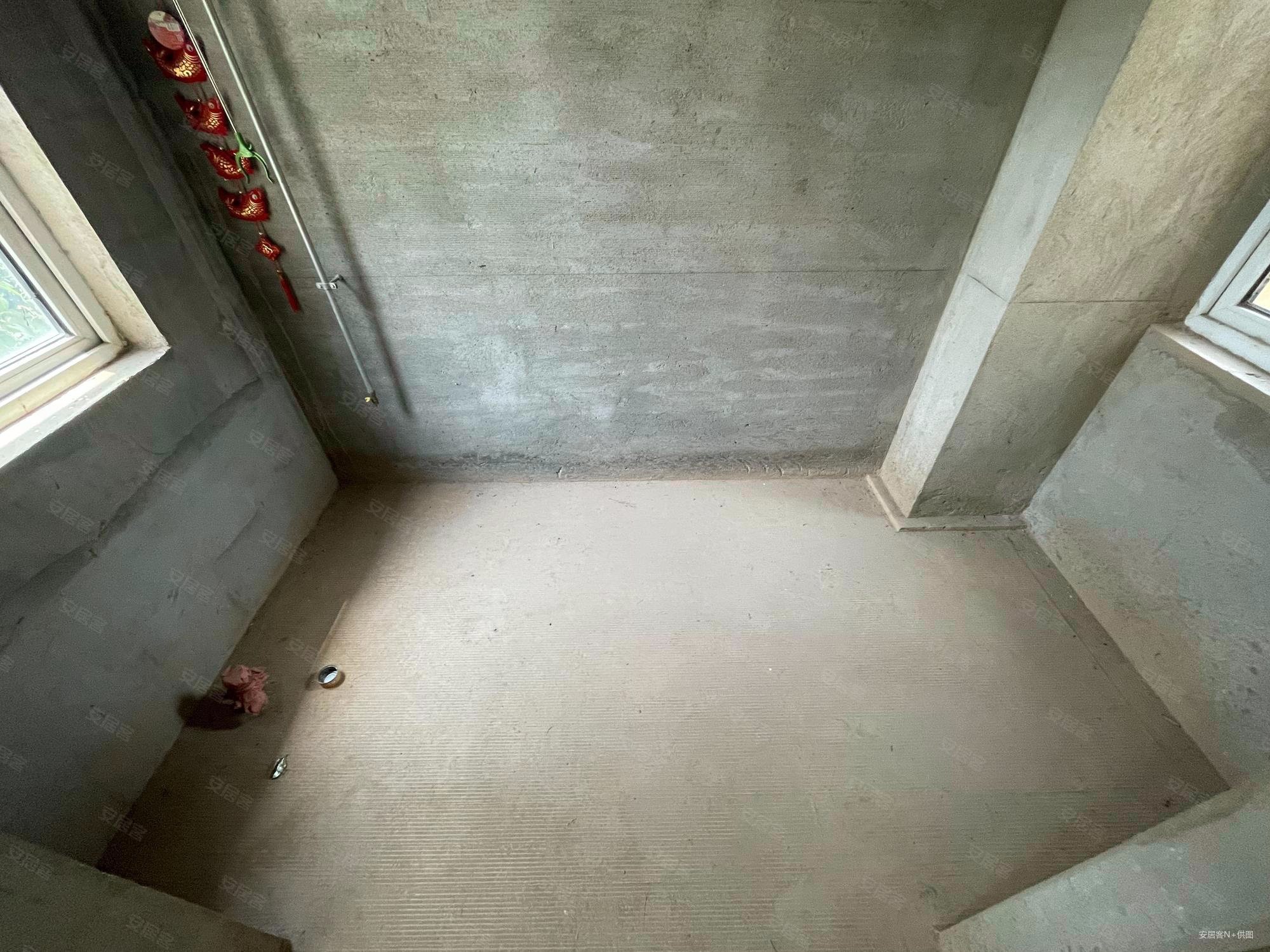 珑璟轩(别墅)4室2厅3卫169㎡南160万