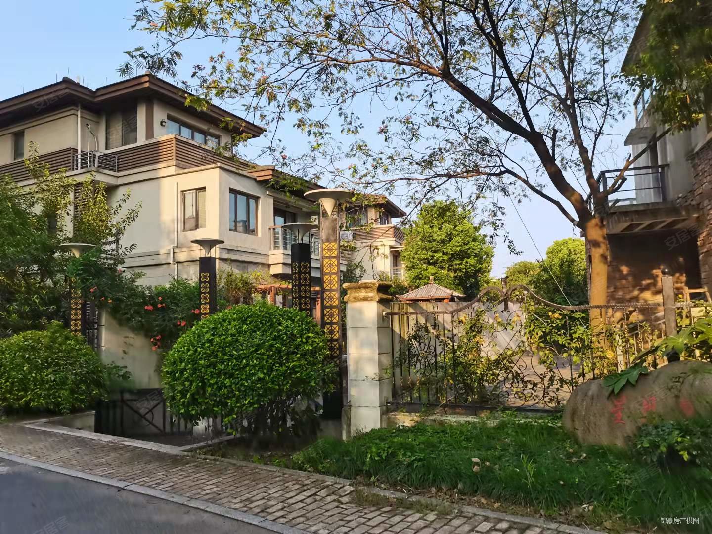 嘉兴房产网>嘉兴二手房>海宁二手房>长安镇二手房>星星港湾花园琴海居