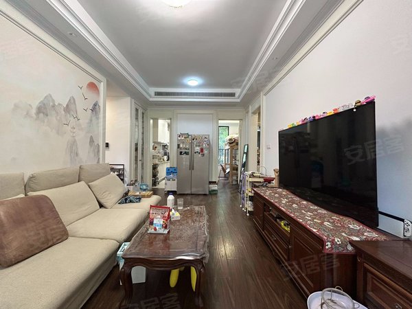 【多图】融创壹号公馆,泗泾租房,少有1楼带花园的三房 空房出租 可养