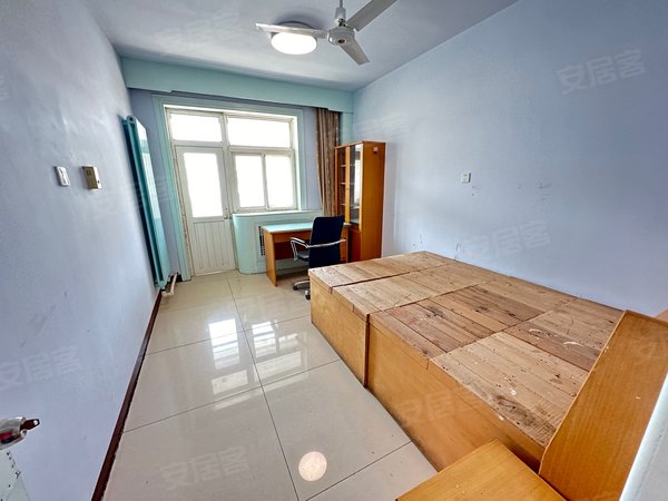 衡水桃城怡然城南苑小区衡百国际南苑小区六楼 三室两厅 家具家电齐全 拎包入住出租房源真实图片