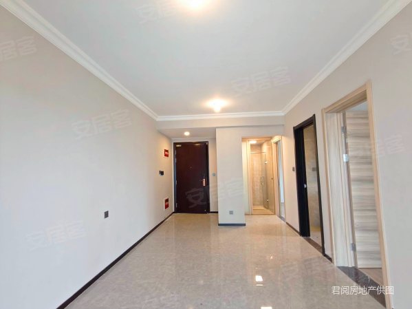 园洲花园全新装修未入住 总价45米全包 7天过户 70年产权