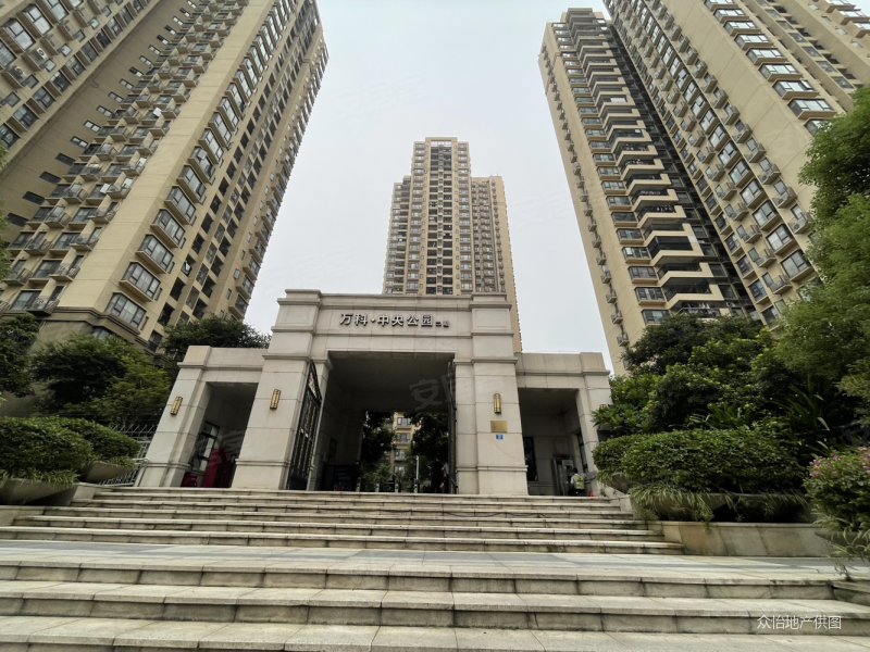 东莞房产网>东莞二手房>大朗二手房>体育馆二手房>万科中央公园>800