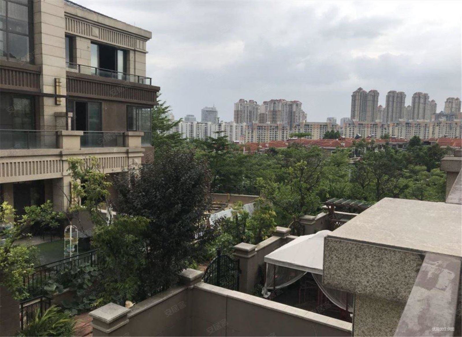 城市中心稀有繁华商圈高端别墅荣和公园墅374平4层看房方便