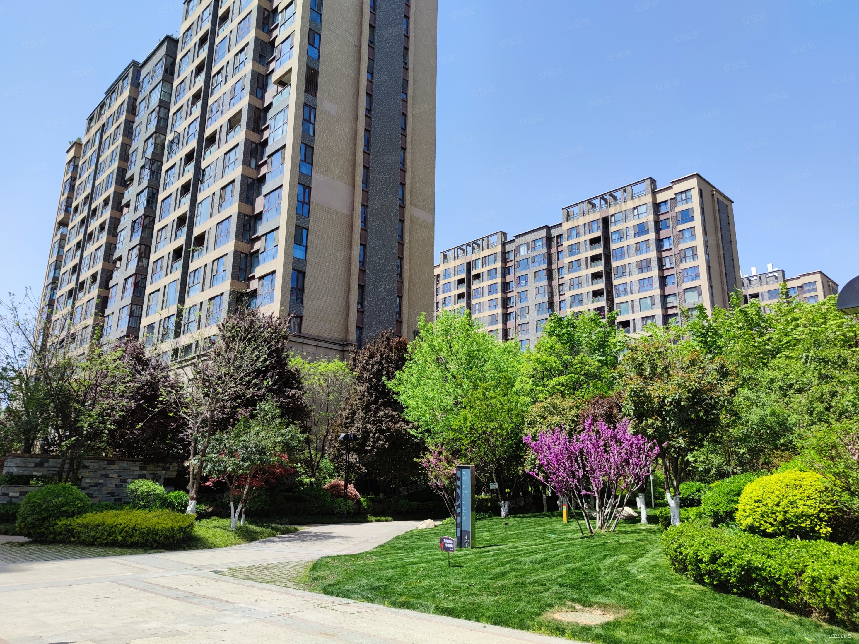 金地湖城大境天境降173w178平四室427w可按揭法拍房