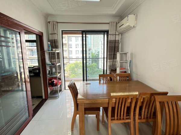 深圳龙岗南联运河蓝湾客厅双阳台 南北通透 拎包入住 看山景 住家安静