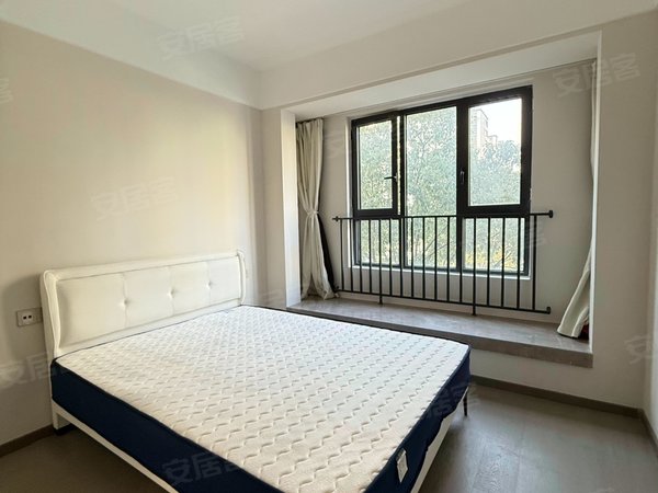 苏州太仓娄东翡丽云邸翡丽云邸,洋房小区,精装修三房两卫,拎包入住