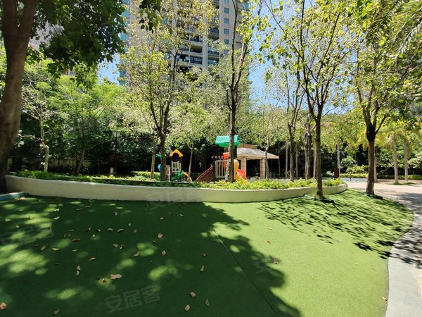 深圳南山蛇口招商雍景湾近四海公园育才学校旁边,户型方正,周边配套