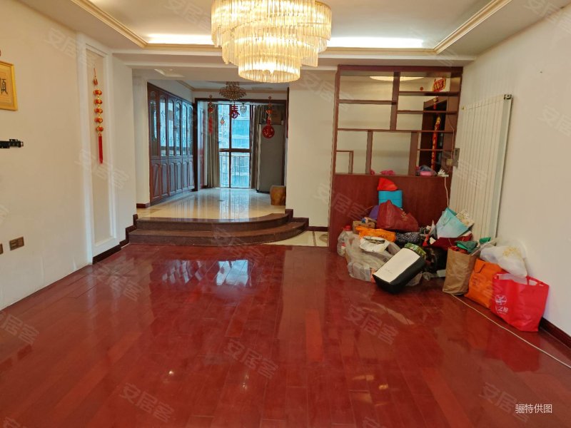 联泰香域滨江 出行方便 近地铁 精装好房 南向采光 好楼层