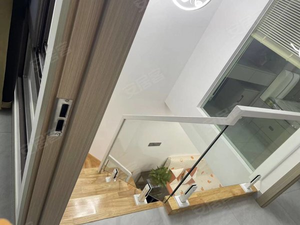 绍兴诸暨诸暨市区诸暨宝龙广场宝龙广场楼上,宝龙公寓loft,地下室直通