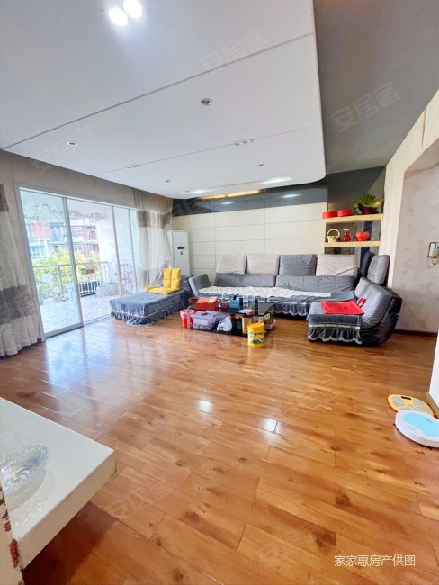 东城丽景大四房还是洋房哟还有电梯首付几颗