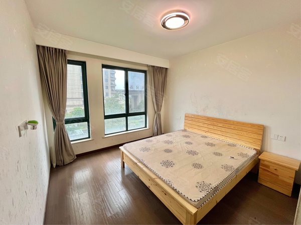 杭州滨江浦沿钱塘福苑钱塘福苑 近吉利科技 房东自住精装修 家具齐全