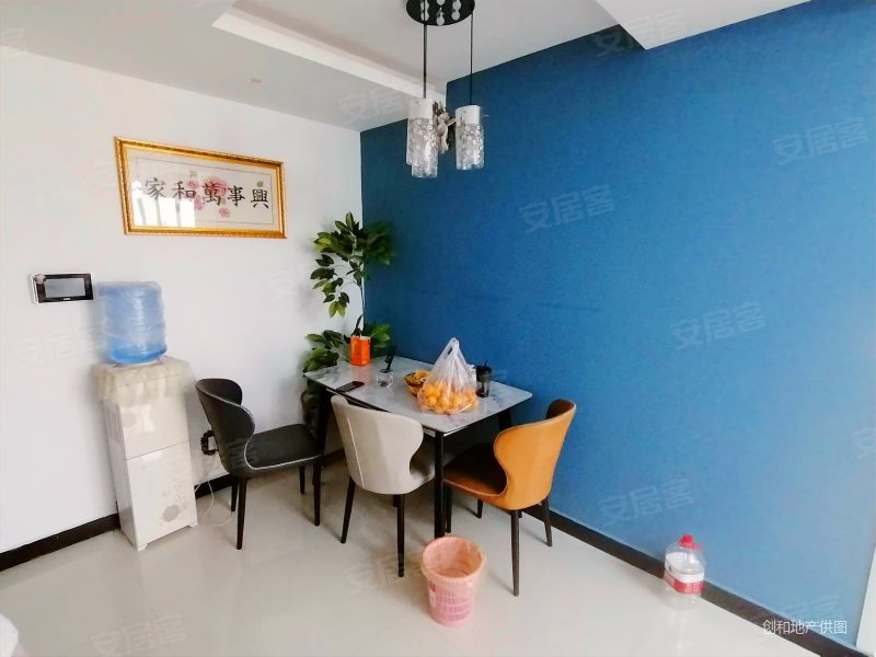 逸景佲居精装修拎包住中间楼层采光好配套齐全带电梯