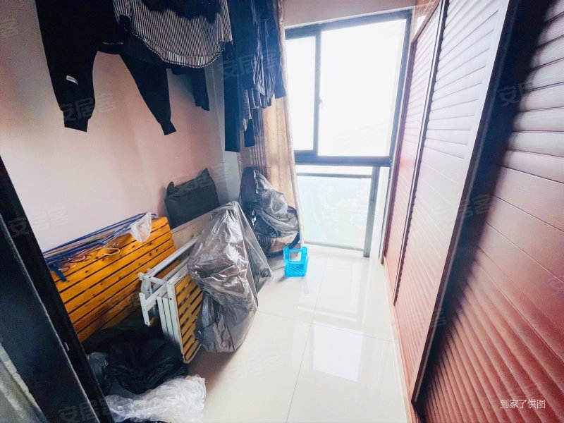 临近步行街轻轨站 商圈 看江精装两房,佳禾鑫ihome二手房,68万,2室2厅