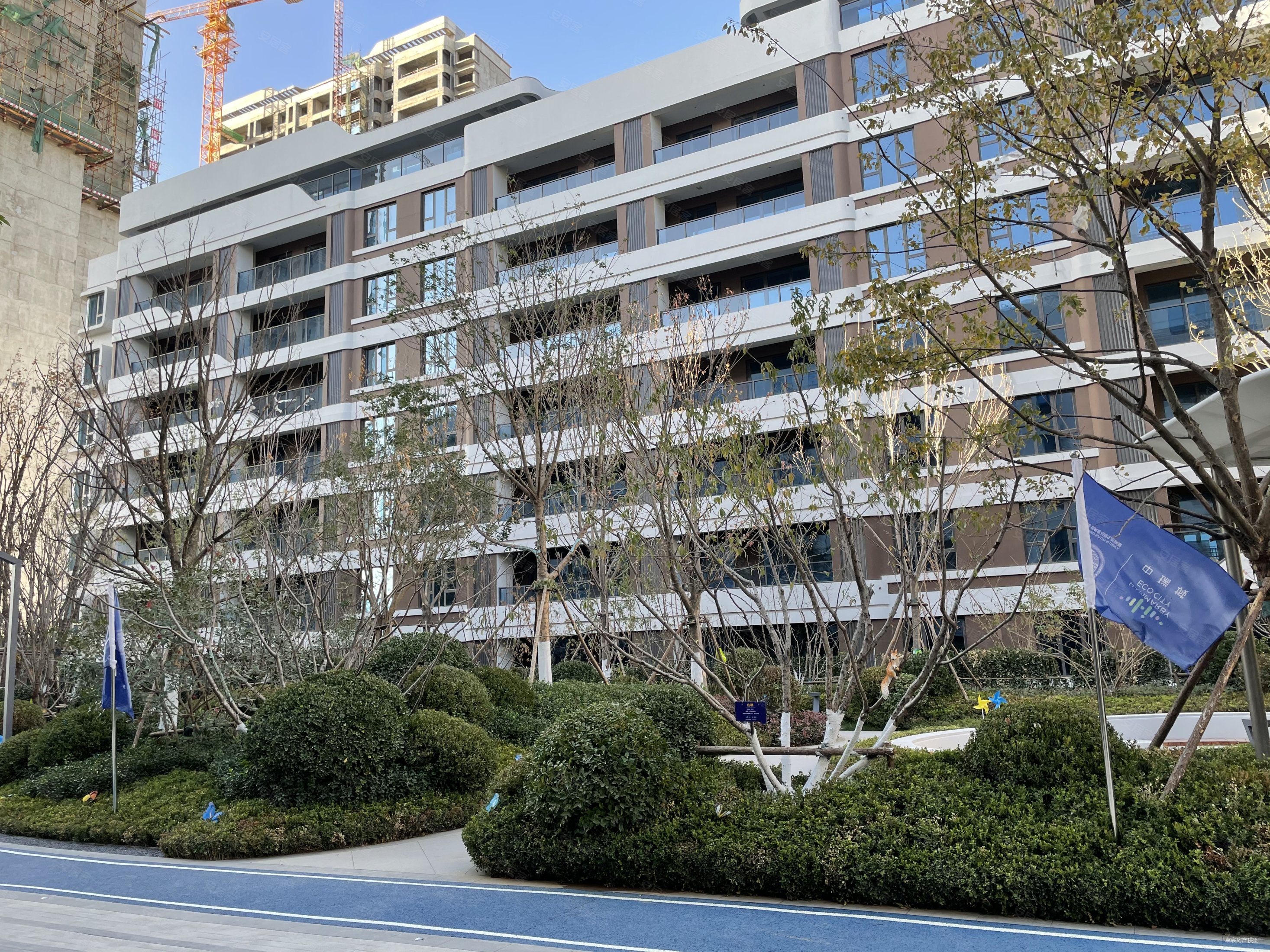 芝罘区四室两卫电梯洋房市中心好位置