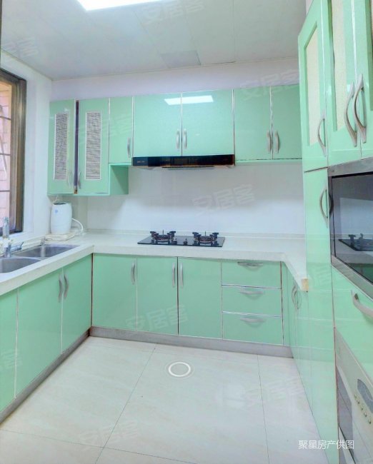 带车位!精装四房!随时看