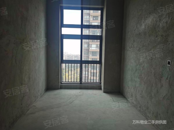 万科翡翠滨江三期(商住楼)1室1厅1卫37.3㎡东北24万