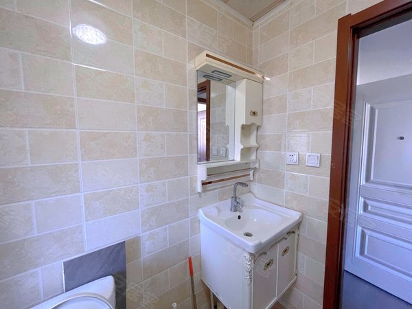 大卫生间长白二街长白北路胜利桥四号线出租房源真实图片