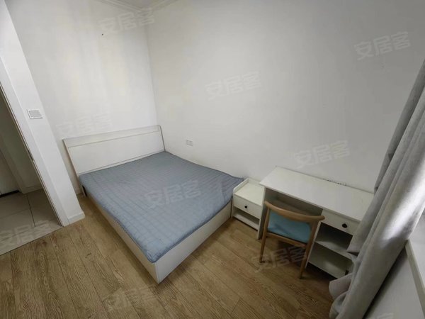 沣西吾悦广场白马河路西咸中心医院服装学院吾悦公馆合租