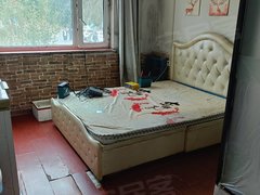 长春净月大学城高级公寓交通便利，1楼现有独立卫浴，设施齐全，室内干净。出租房源真实图片