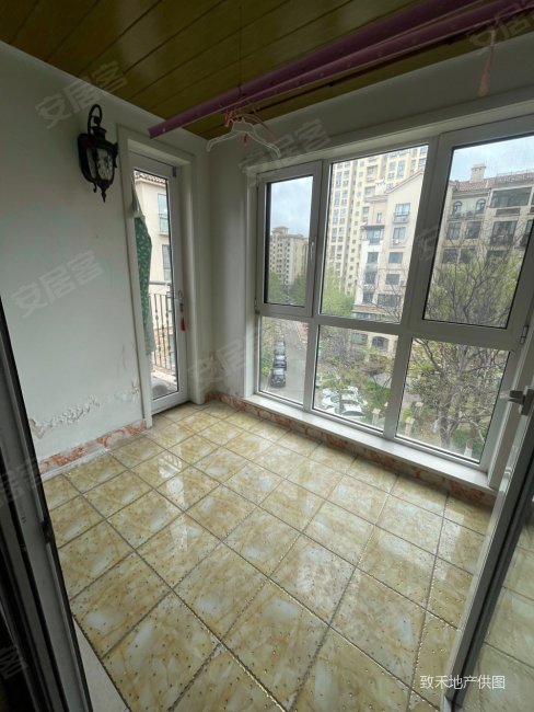 万科四季花城(即墨) 11层带电梯 双卫格局 商业配套齐全