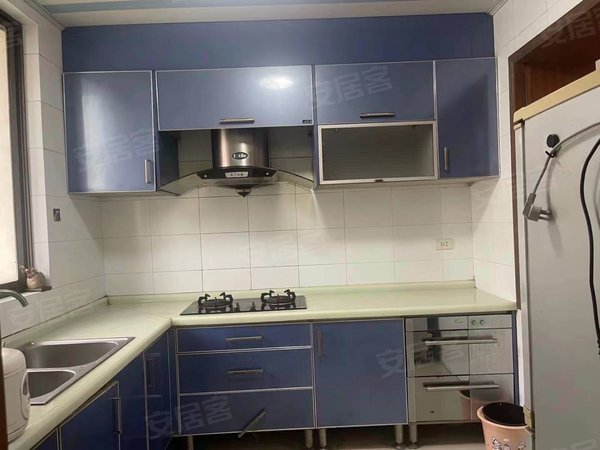 无锡宜兴宜城龙泽苑(南区)龙泽苑一期四楼125平米3室2厅1卫中装2400月