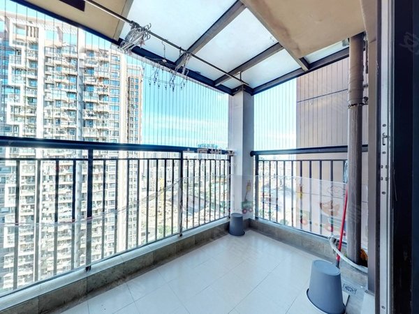 深圳布吉百鸽笼万科红(二期)万科红(二期) 2室2厅1卫 精装修 电梯房