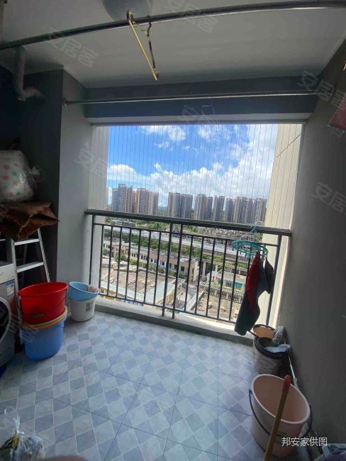 凯茵又一城(三区) 中间楼层 满五   精装修 楼龄新