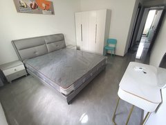常熟碧溪碧溪中心滨江 港龙香江华庭大主卧带独立卫1200月 押一付一出租房源真实图片