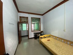 南阳镇平镇平城区出租!南关建材歩梯低楼层 冰箱洗衣机空调都有 小区免费停车出租房源真实图片