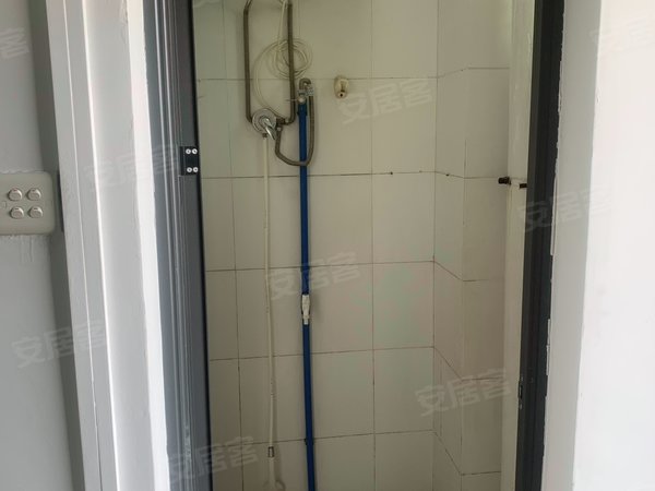 广州花都花山两龙中街小区近花东中学精装单间,采光好南北通透位置