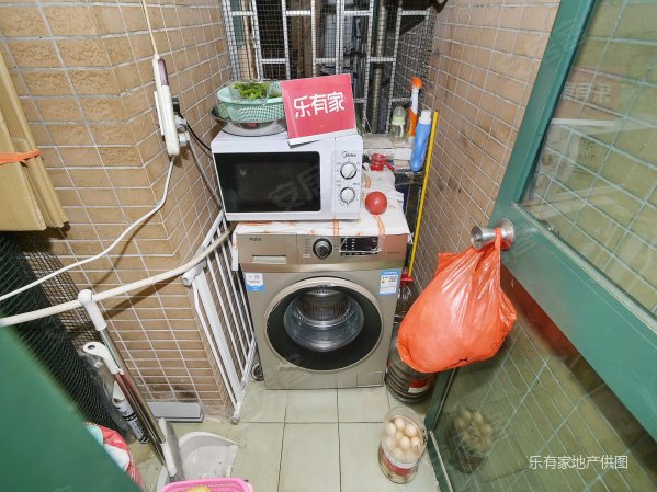 嘉汇新城2室2厅1卫60㎡西370万