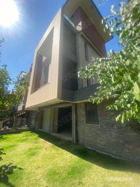 星河丹堤花园别墅