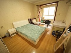 西安高新区科技西路西段可月付可短租 丈八北路外事学院方圆荟西安软件园龙城名苑主卧阳出租房源真实图片