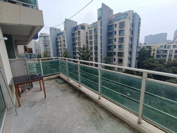 昆山玉山城南四季华城可短租立瑧南站四季华城带阳台出租,家具家电