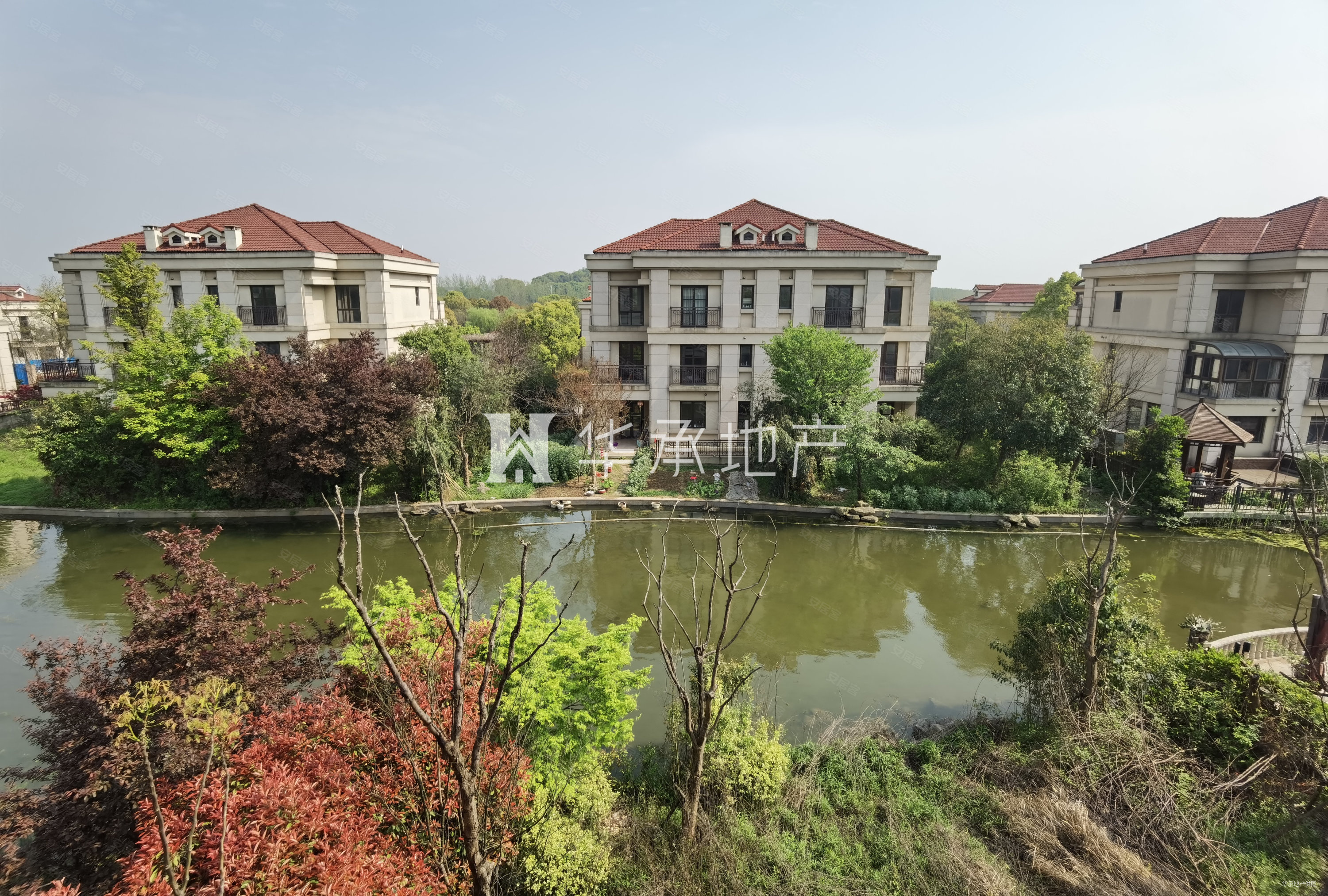 太湖锦园(别墅)8室7厅9卫880.23㎡南北3600万